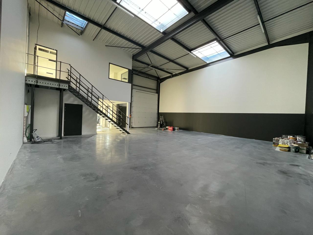 Local d'activité Décines-Charpieu 364m² Location local d'activité Décines-Charpieu Rhône OLACT2528981 3